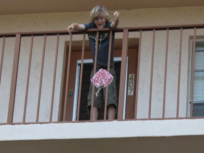 DIY Recycled Parachute for Lego Mini Figures Sweet Greens